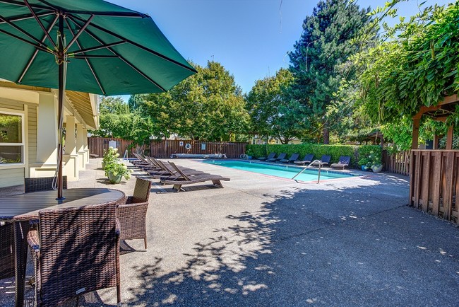 Photo - Commons at Hawthorn Village Apartments