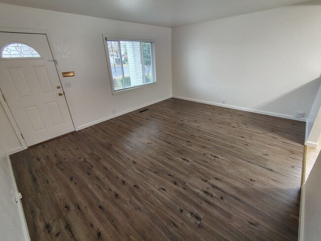 Photo - 301 Camellia Way