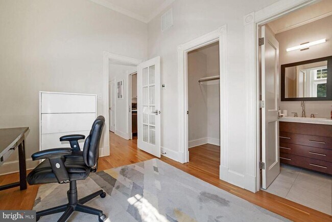 Photo - 3348 Prospect St NW