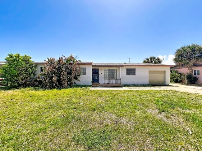 Building Photo - 122 Eden Ave
