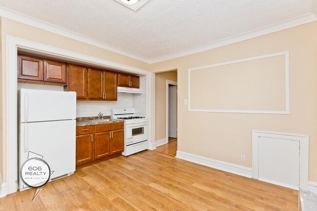Beautiful Berwyn Apartments on Gunderson! - Beautiful Berwyn Apartments on Gunderson! Unit 2247-01
