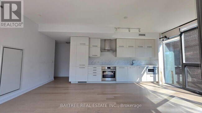 Photo - 15 Beverley St Unit 608