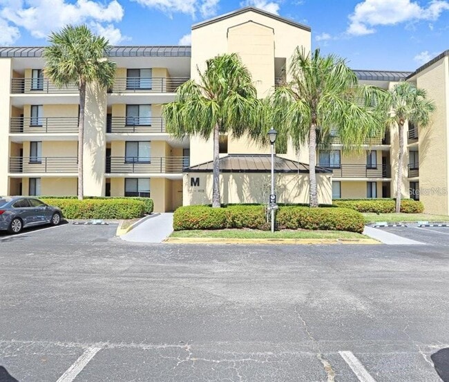 Building Photo - 2424 W Tampa Bay Blvd Unit M205
