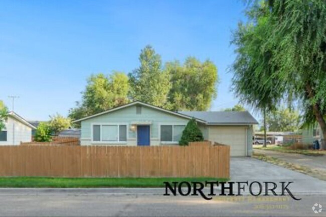 Building Photo - Spectacular Remodeled Nampa Home