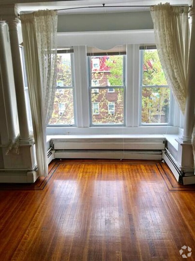 Building Photo - 301 E 33rd St Unit 2 Rental