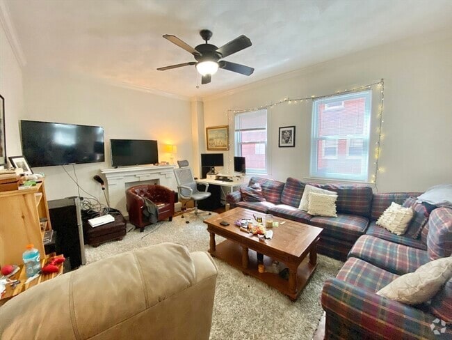 Building Photo - 155 Salem St Unit 1 Rental