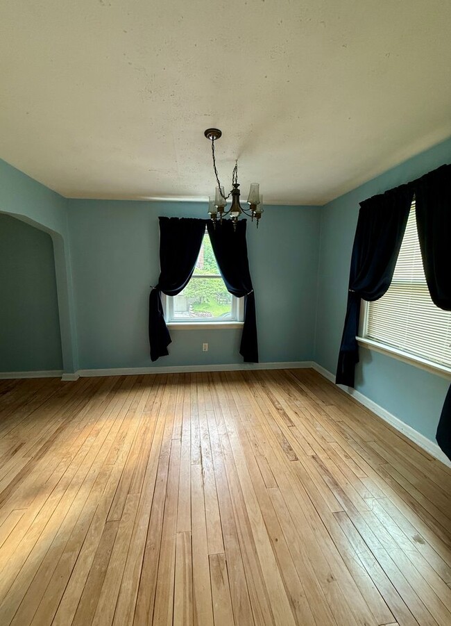 Photo - Available Now! 2-bed home in Ft. Thomas with lots to offer!