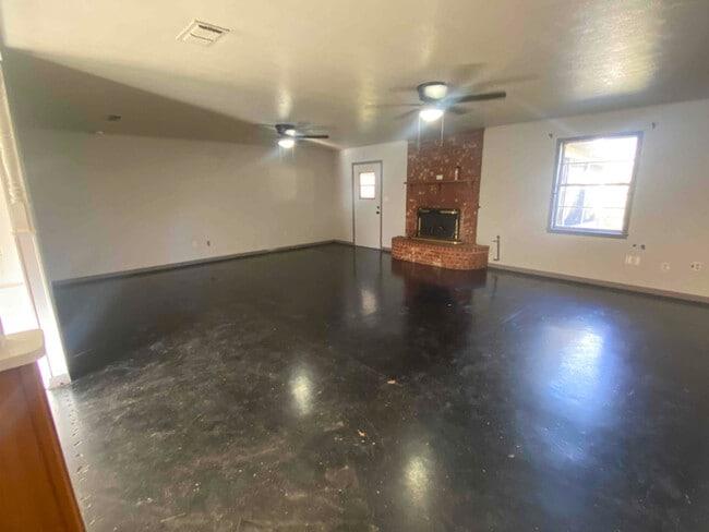 Photo - 575 Bison Rd