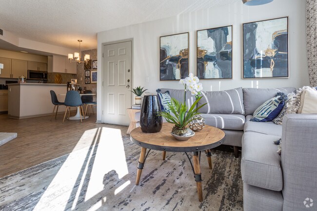 1BR, 1BA - 699 SF