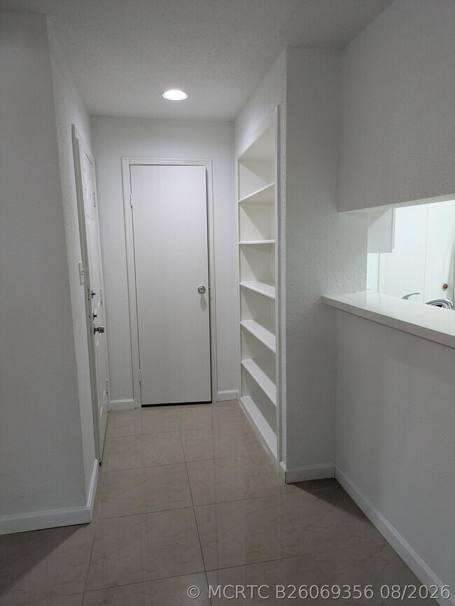 Photo - 733 Riverside Dr Unit 1214