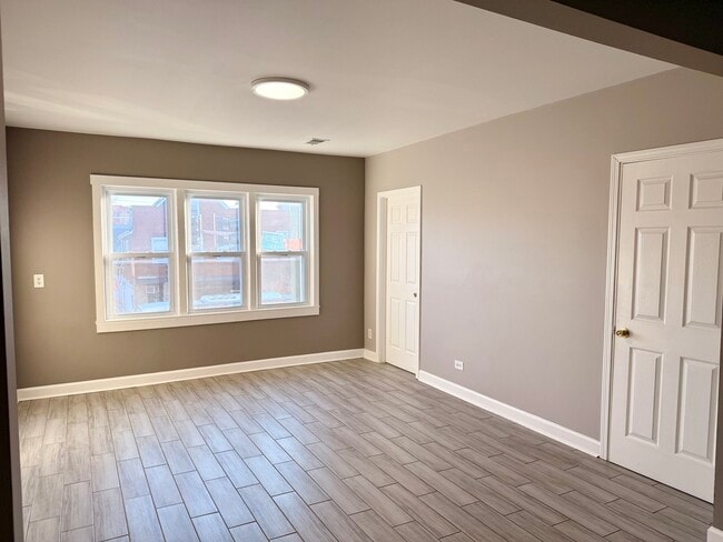 Photo - 2608 W Fullerton Ave Unidad 2