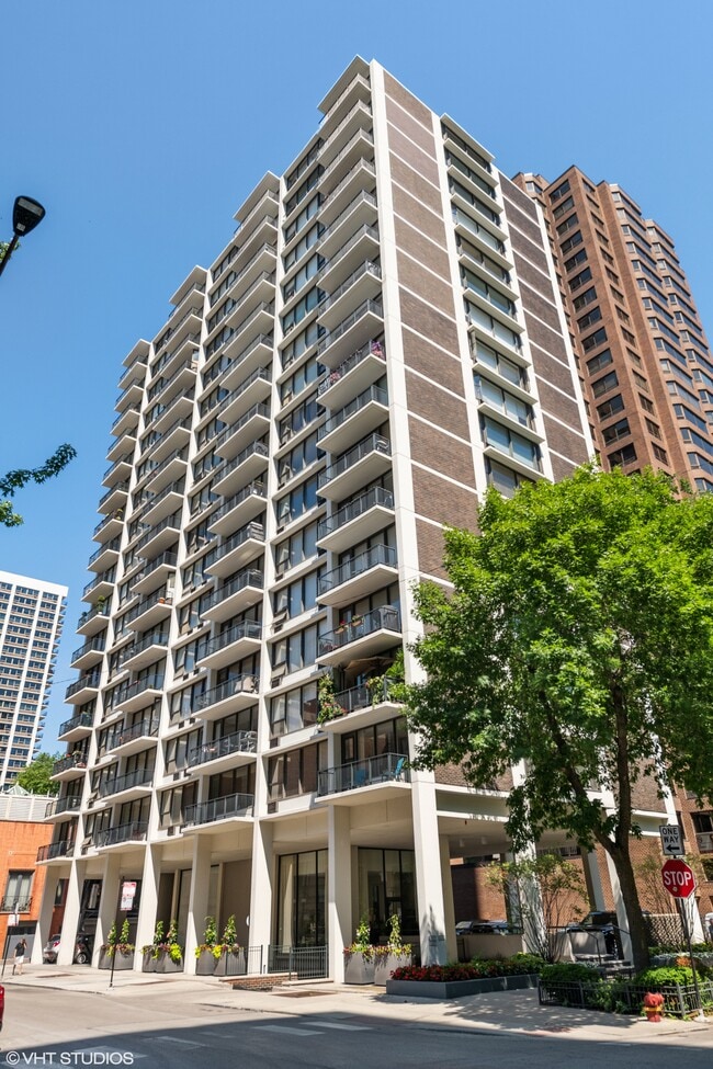 Building Photo - 1400 N State Pky Unit 10A