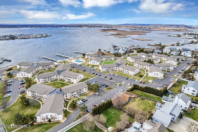 Photo - 113 Wharfside Dr