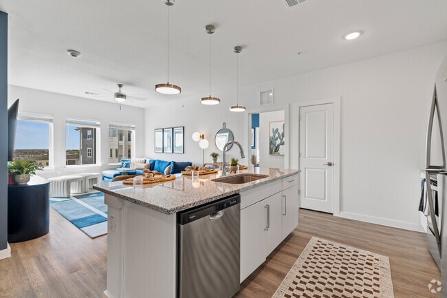 2BR, 2BA - 1,031SF - Kitchen