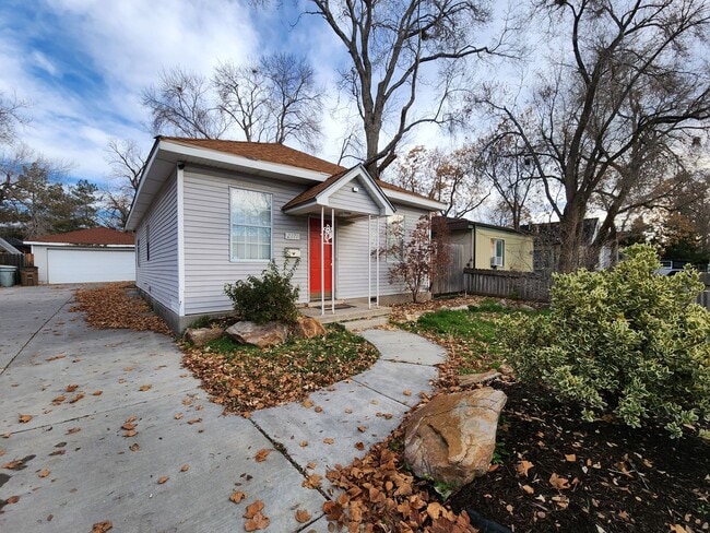 Building Photo - Sugarhouse Single Level 2 bd. 1 bath Single Family home!