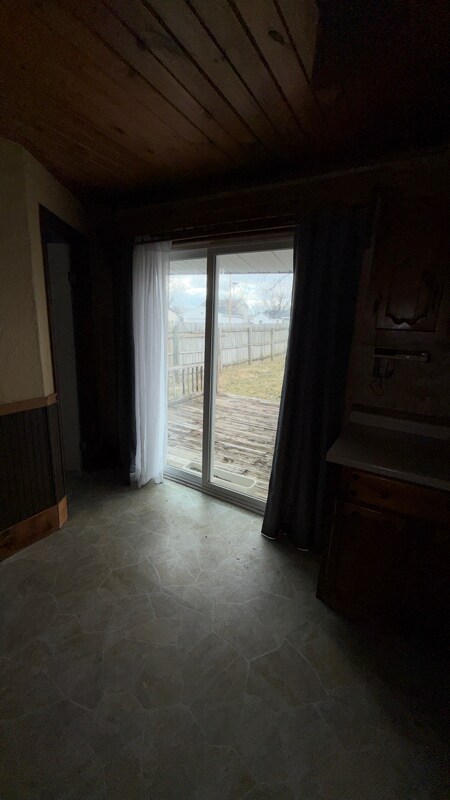 Photo - 41 W Main St