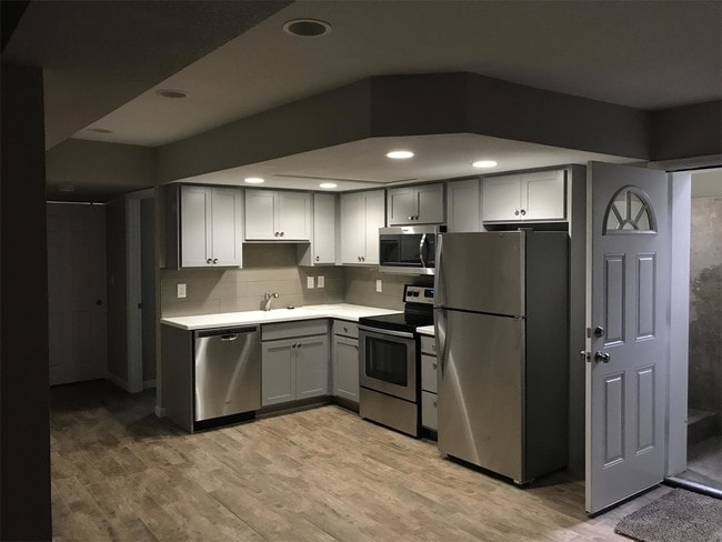 Building Photo - 1325 10th Ave Unit 2