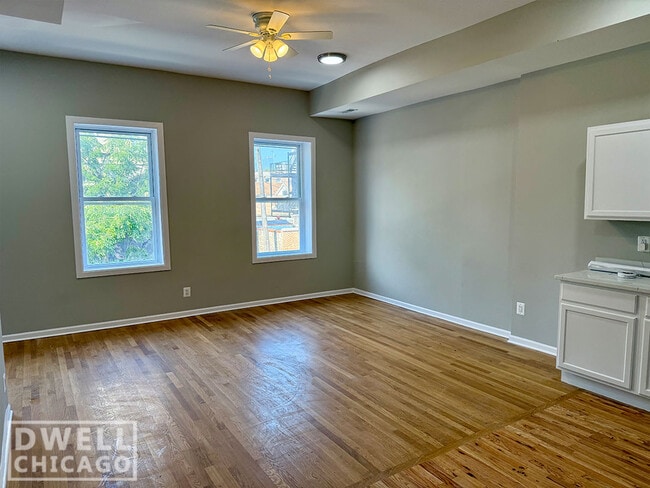 Building Photo - 1013 W 19th St Unit 2 Rental
