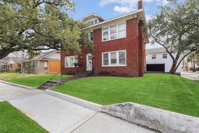 Photo - 1135 W Gray St Unit 4