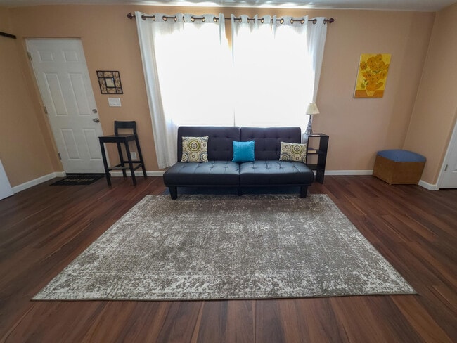 Photo - 113 E Spruce St