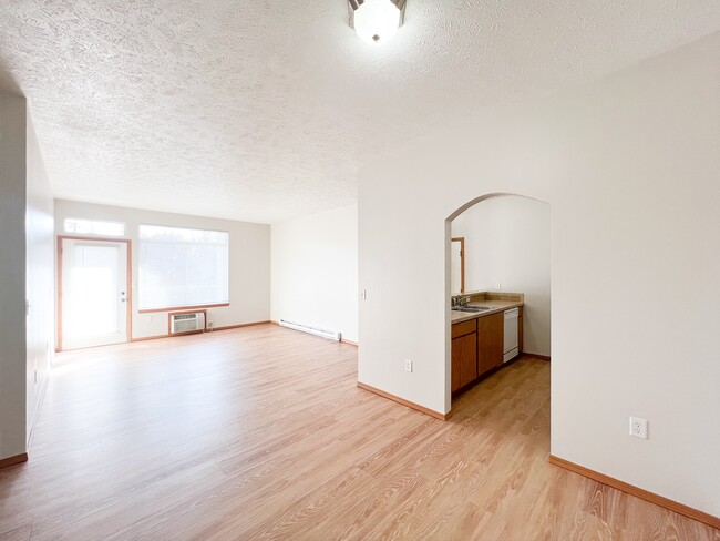 Building Photo - The Lusitano