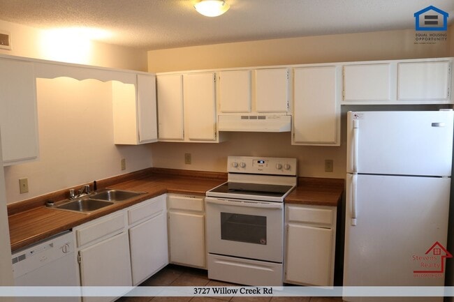 Photo - 3727 Willow Creek Rd