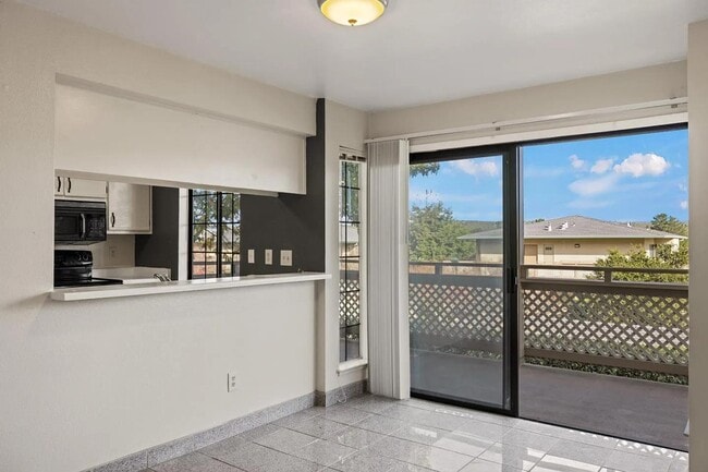 Building Photo - 230 Pheasant Ridge Rd