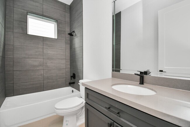 Photo - 4510 Old Yale St