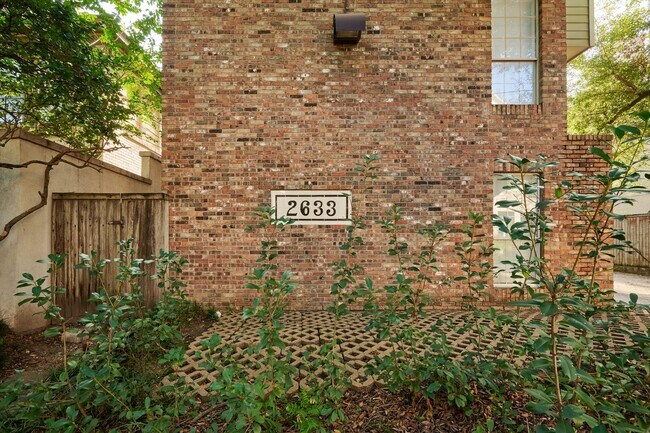 Photo - 2633 Peckham St Unit 4