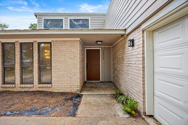 Photo - 10010 Windriver Dr