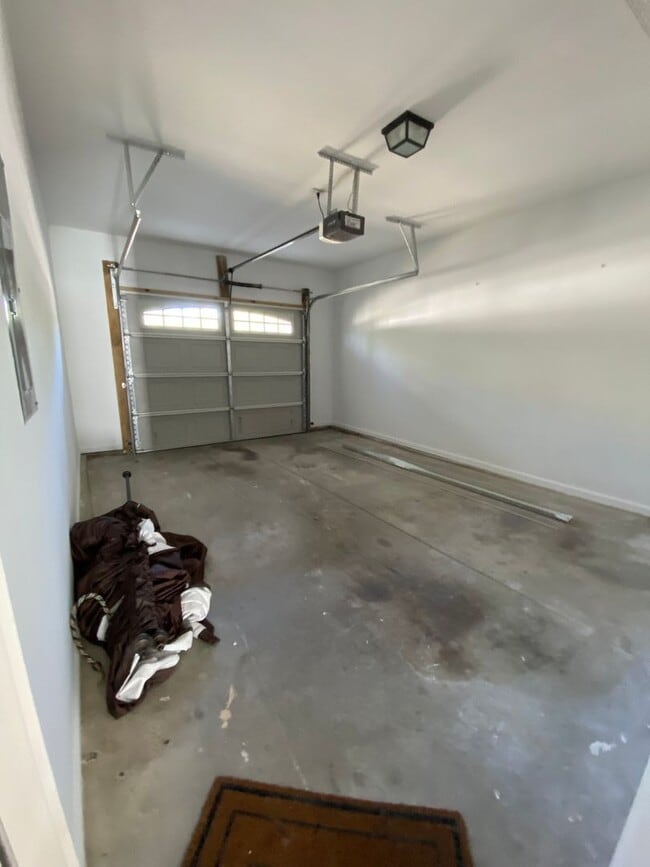 Photo - End Unit Townhouse in Pennington Square