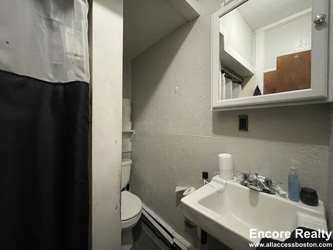51 Anderson St Unit 3