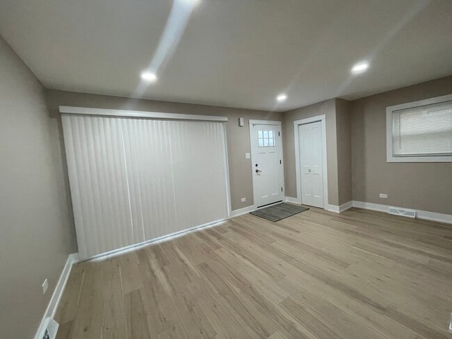 Photo - 8511 S Parkside Ave