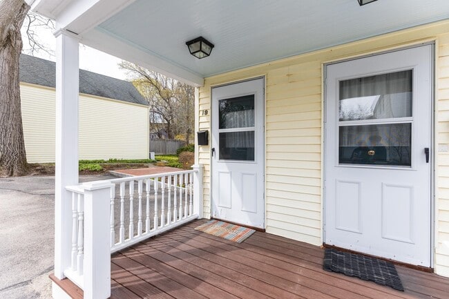Photo - 19 Blossom St