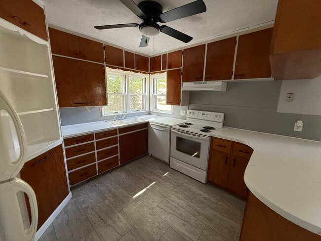 Photo - Spacious 2 Bedroom, 2 Bath Home with Bonus Space and a Single Car Garage