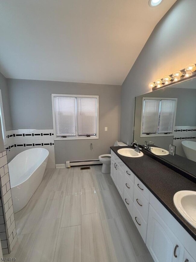 Photo - 7 Center Grove Rd