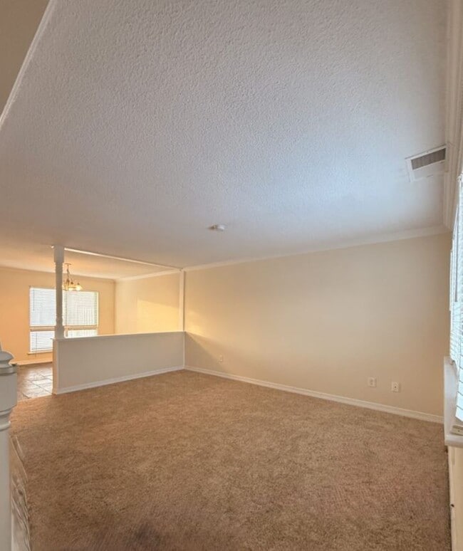 Photo - 504 Heritage Dr