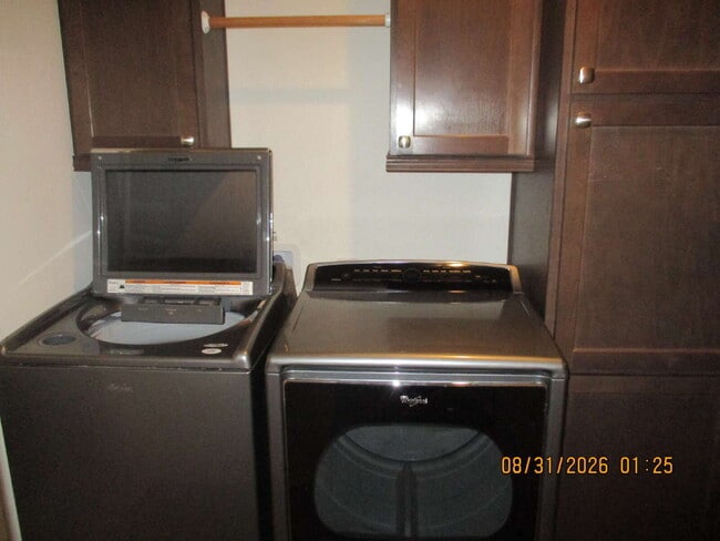 Photo - 1415 Flores Dr