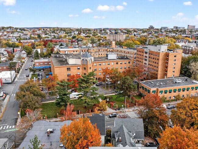 Photo - 1576 Cambridge St Unit 1R