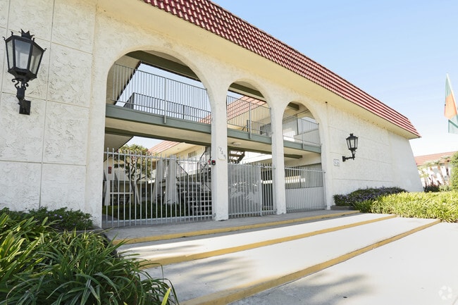 Villas Apartments Homes