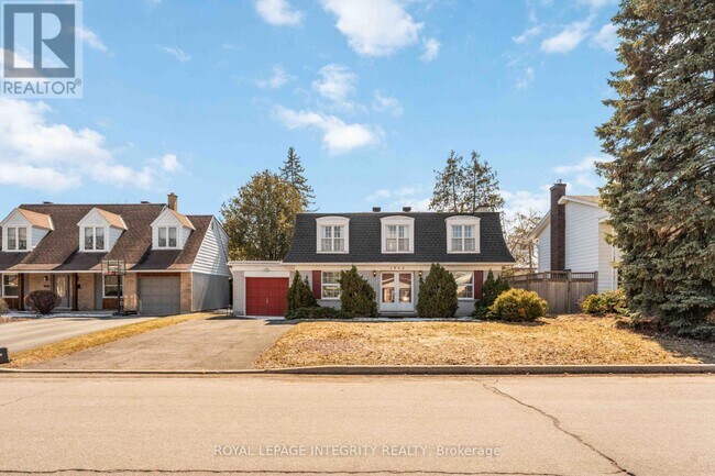 Photo - 1842 Playfair Dr