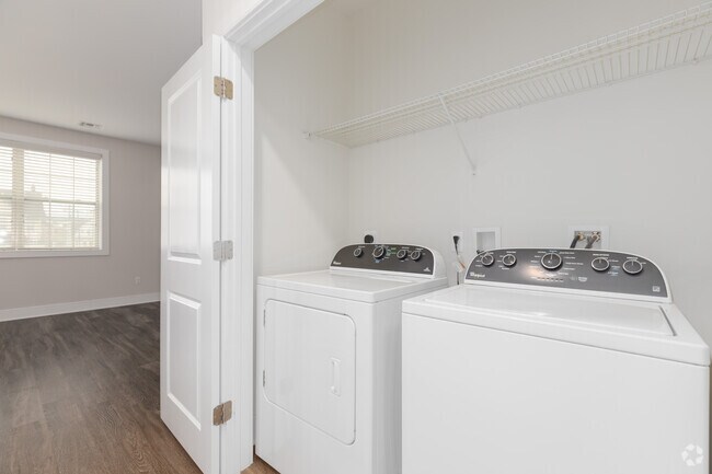 1BR, 1BA - 750SF In-Unit Laundry
