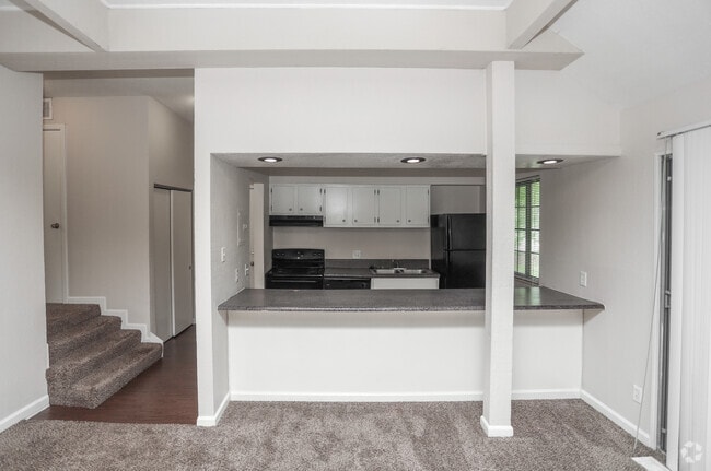 Ayers / 1BR, 1BA - 725 SF