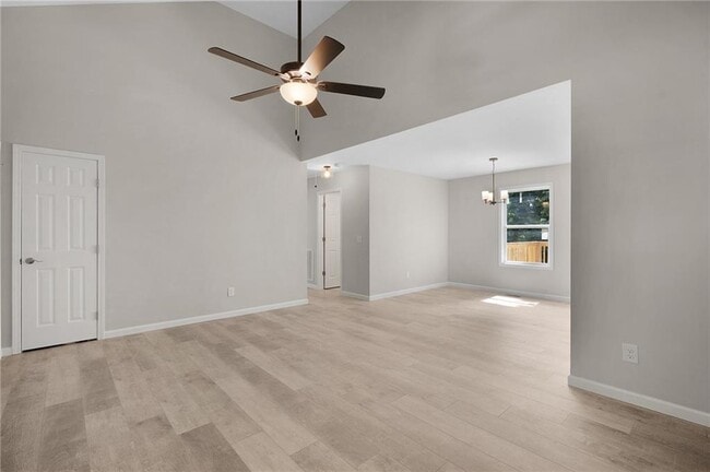 Photo - 135 Holly Creek Dr
