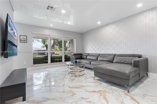 Photo - 4440 NE 17th Ave