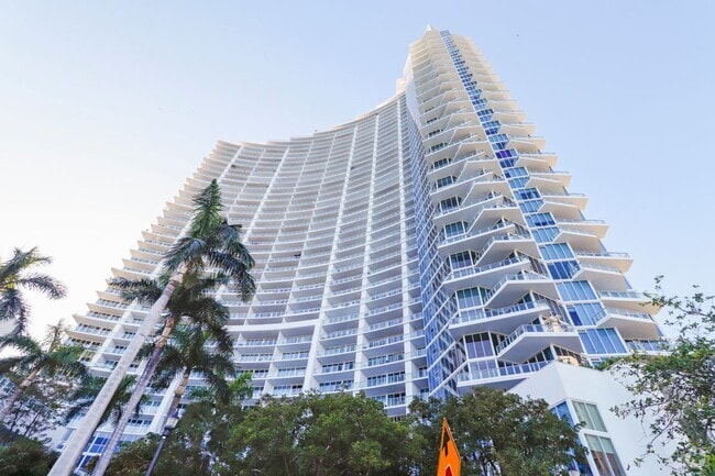 Building Photo - 2020 N Bayshore Dr Rental