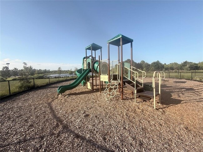 17588 Spanish Oak Lp