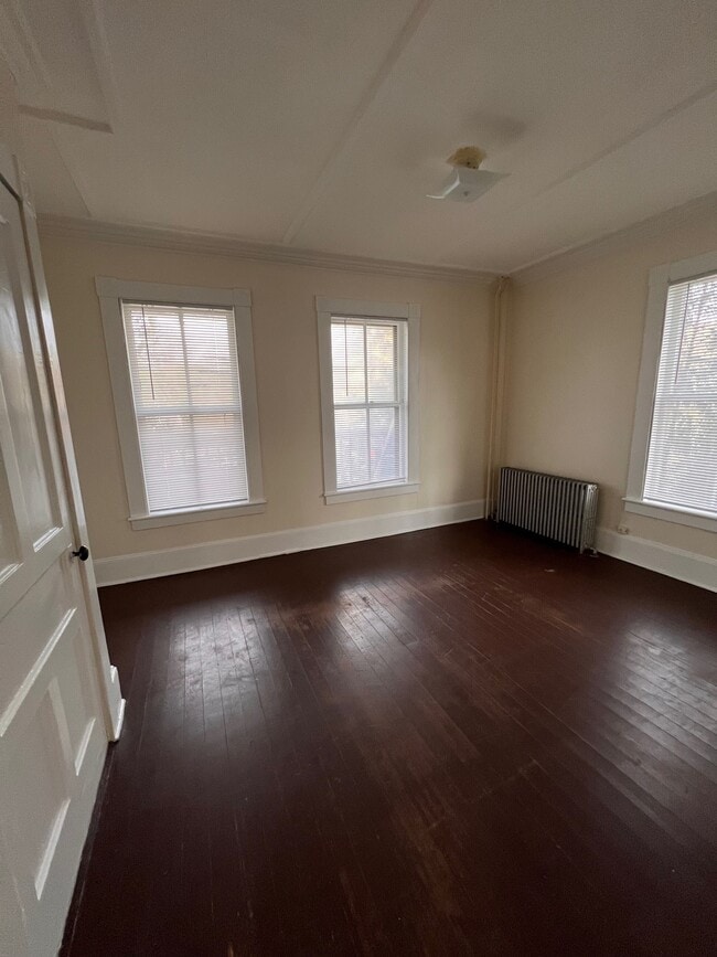 Building Photo - 116 N Seminary St Unit 2