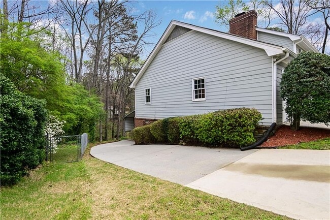 Photo - 4711 Nutmeg Way SW