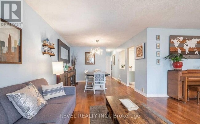 Photo - 9 Balmoral Ct